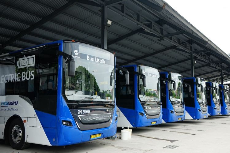 To Reduce Emissions, the Government is Boosting the Population of Electric Buses