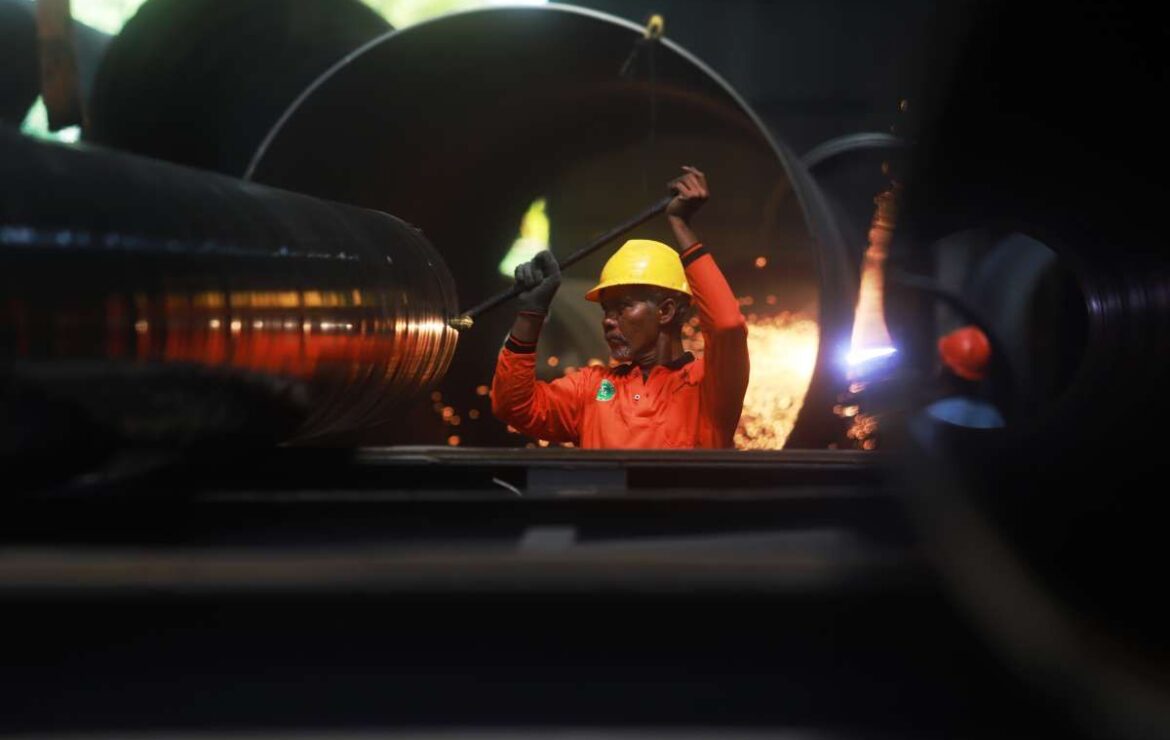 Steel Industry Faces Import Pressure Amid Supply Opportunities for Oil & Gas Downstream Projects