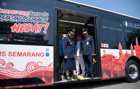 27 Trans Semarang electric buses launched
