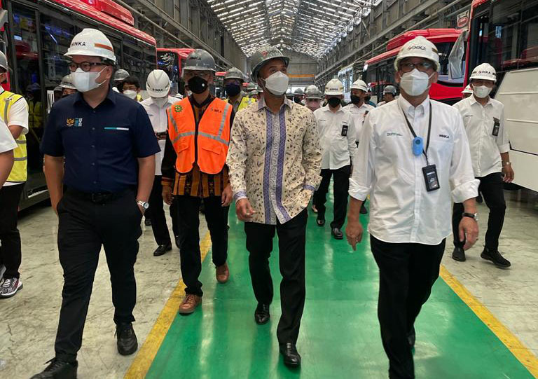 INKA Gandeng VKTR, Bangun Ekosistem Industri Kendaraan Listrik Indonesia