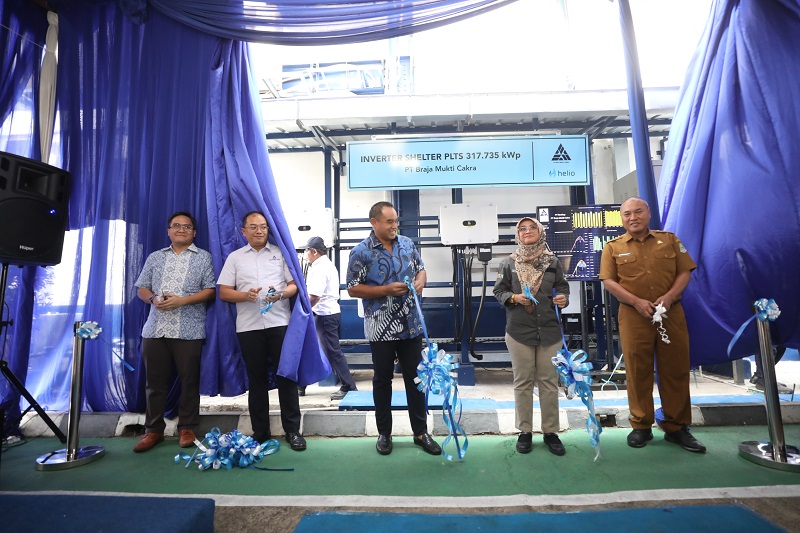 Resmikan PLTS Atap, Unit Usaha BNBR Wujudkan Industri Hijau