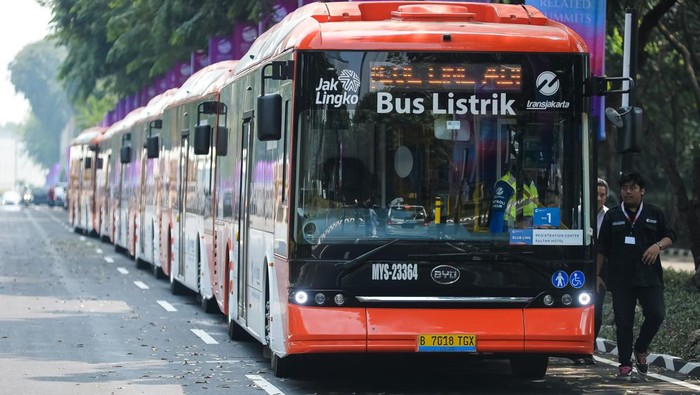 Tekan Polusi Udara, Pemprov DKI Akan Perbanyak Bus Listrik TransJ